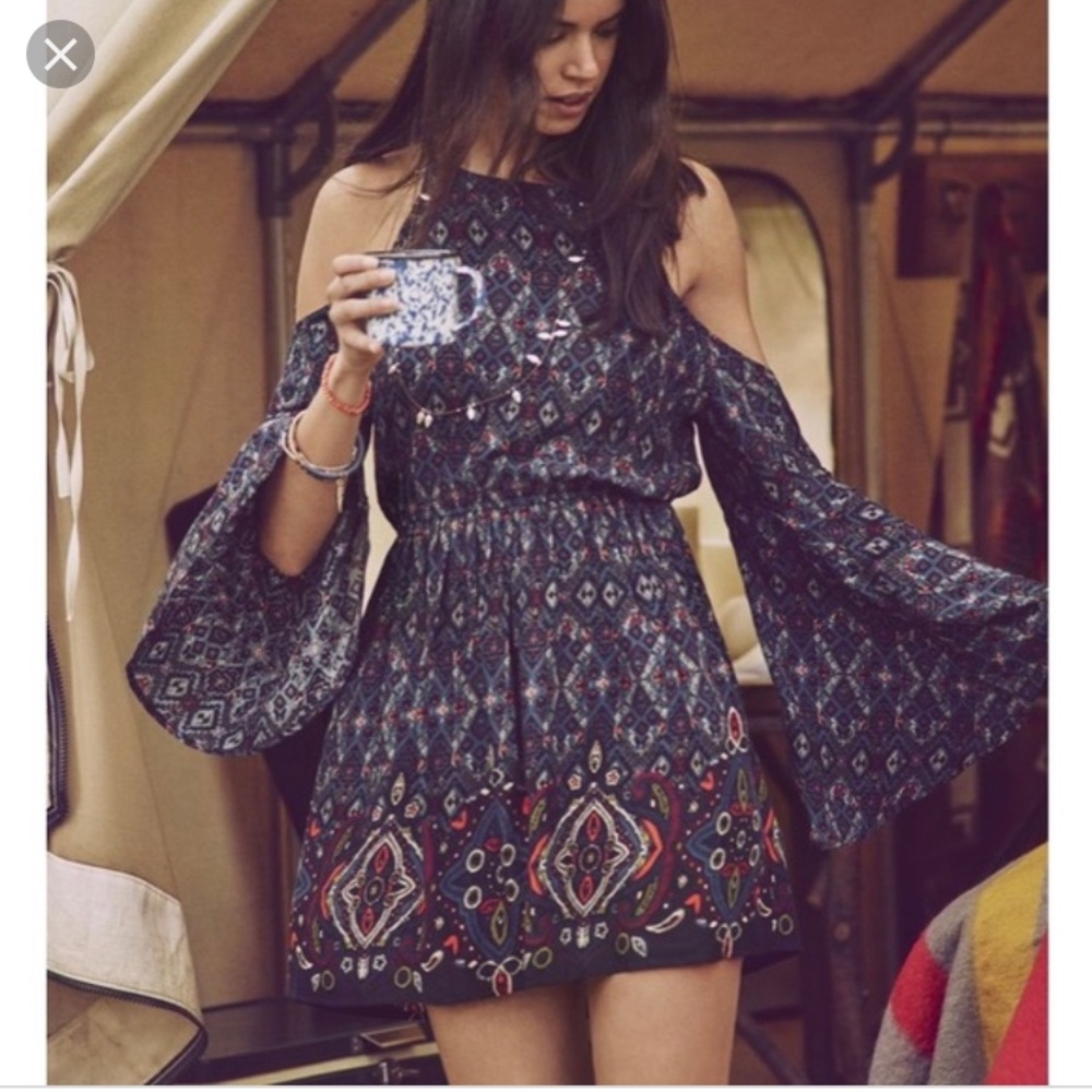 Abercrombie & Fitch Cold Shoulder Dress L (Fits M)